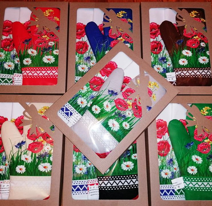 Kuchynská sada poľné kvety- chňapka a 2 utierky 