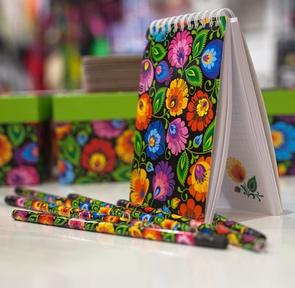 Špirálový zápisník s ľudovým motívom A5 - 13981 čierny