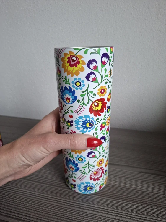 Nerezový termopohár uzatvárateľný vrchnák 590ml "tumbler"- kvety na bielom pozadí