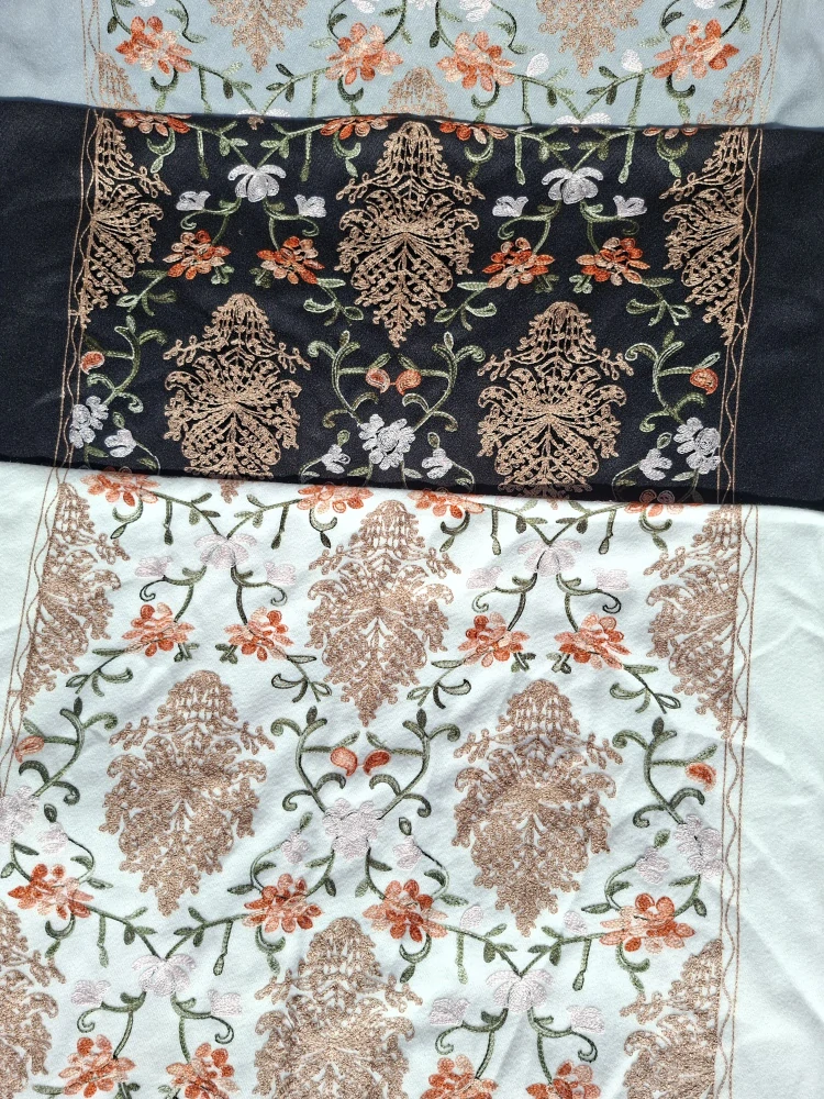 Dlhý hrubý teplý šál s ľudovou výšivkou - 70cm x 200cm (4 farby)