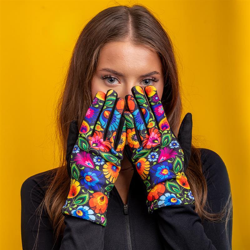 Dámske rukavice - kvety na čiernom pozadí