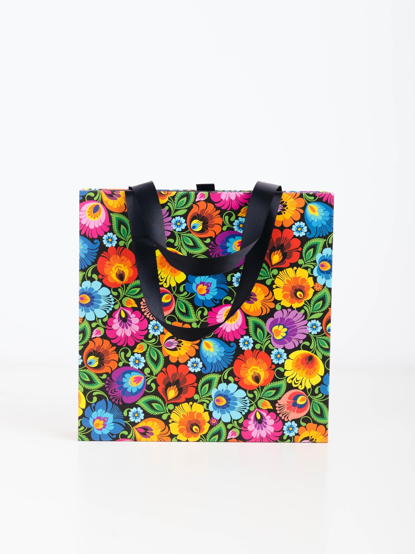 Darčeková sada v taške- zápisník a pero - kvety na čiernom pozadí