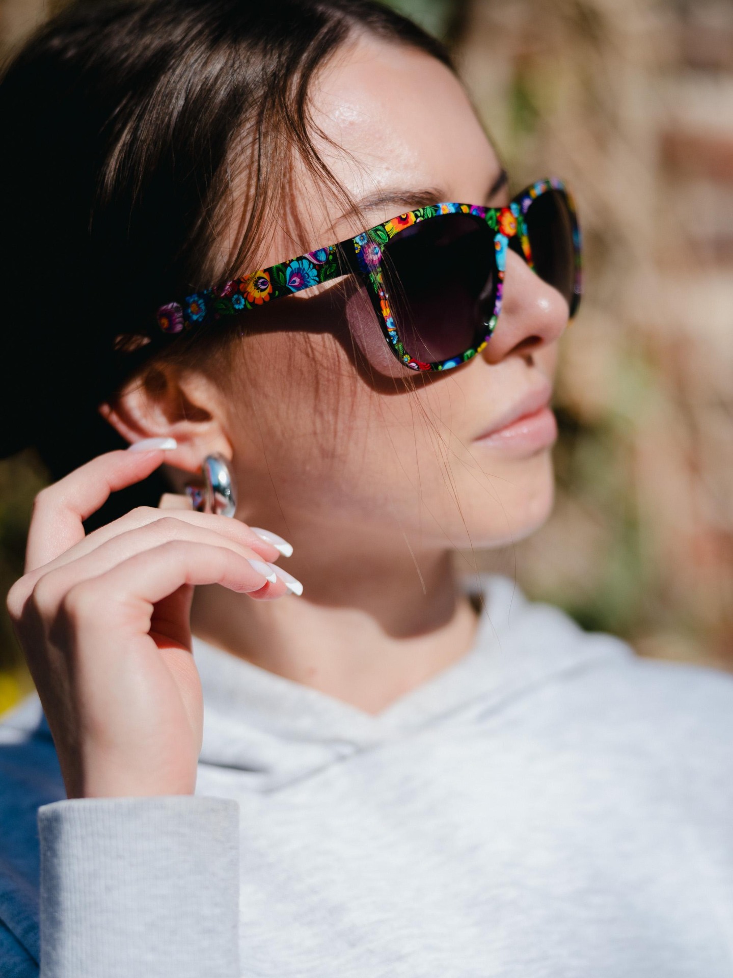 Slnečné okuliare v puzdre s ľudovým motívom - čierne