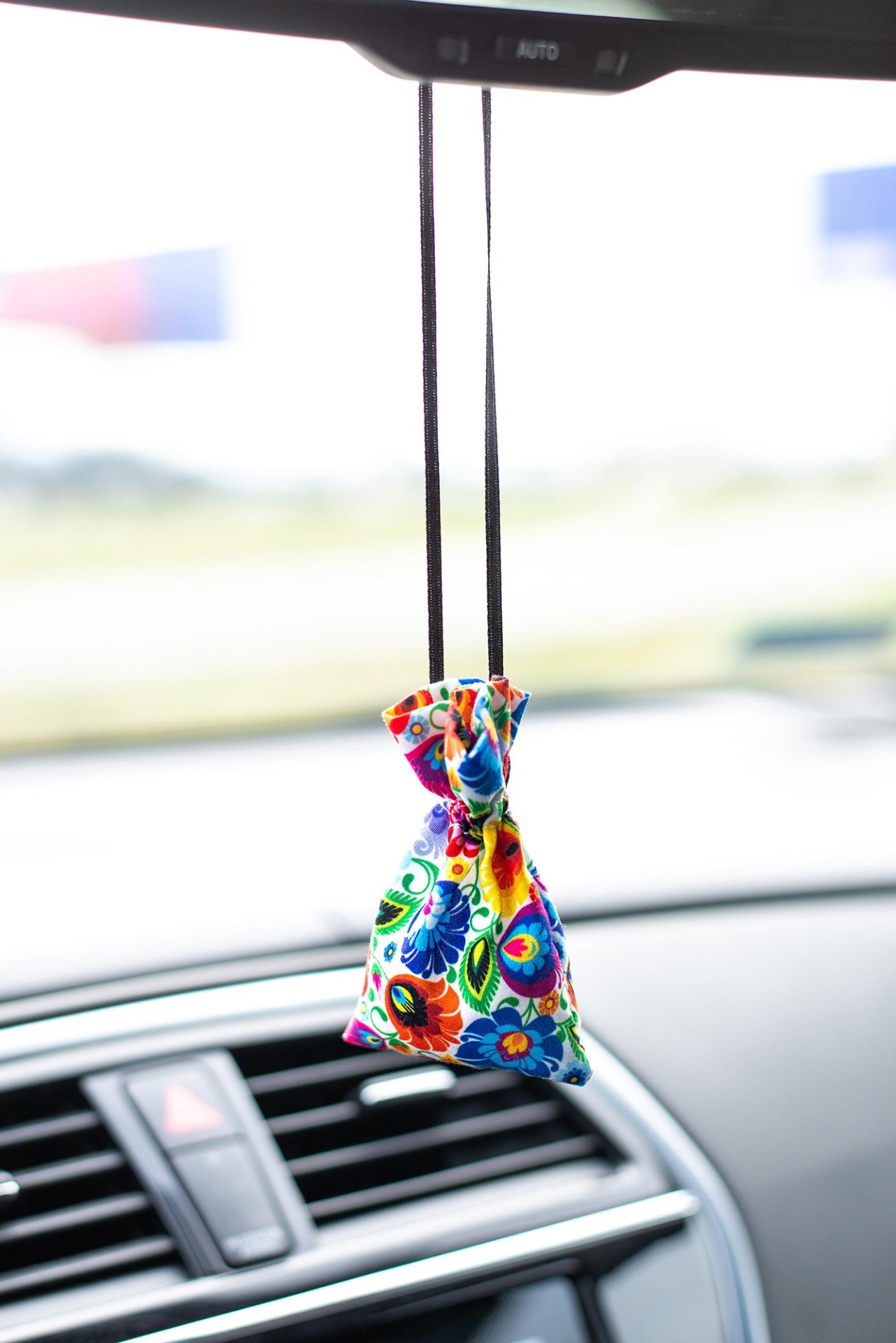 Vonné vrecúško biele- jahodové pole