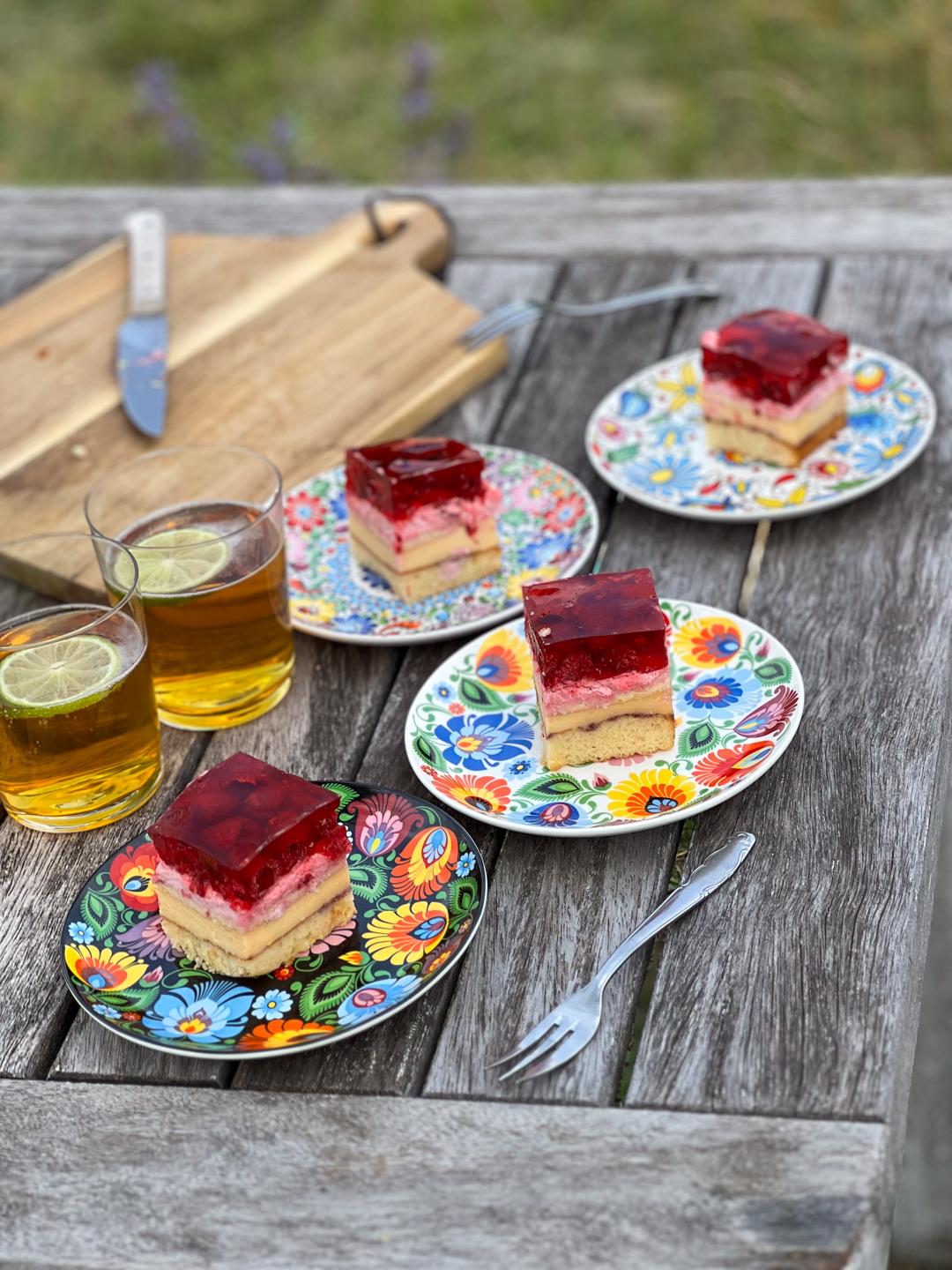 Malý dezertný tanier s ľudovým motívom - 15,5 cm - kvetinový